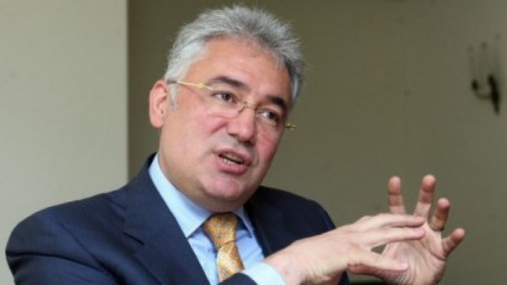 Videanu avertizează: Parlamentarii care semnează moţiunea de cenzură nu au ce căuta în PDL